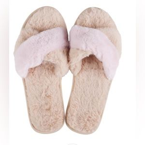 L*SPACE CLOUD SLIPPERS NWT M/L